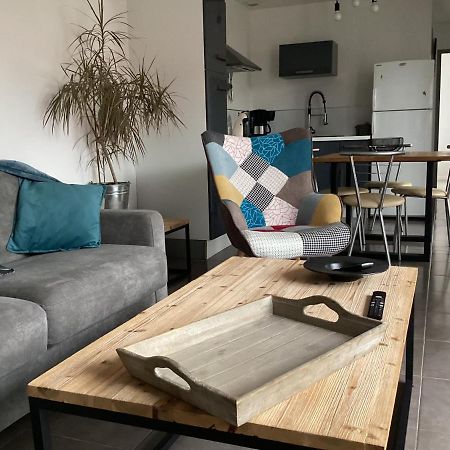 Joli Appartement 50 M2 Classe 3 Etoiles Avec Terrasse Et Jardin ラ・ロシェル エクステリア 写真